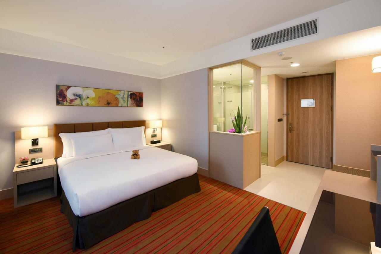 Fullon Hotel Taoyuan Airport Access Mrt A8 Guishan Eksteriør bilde A room at the hotel